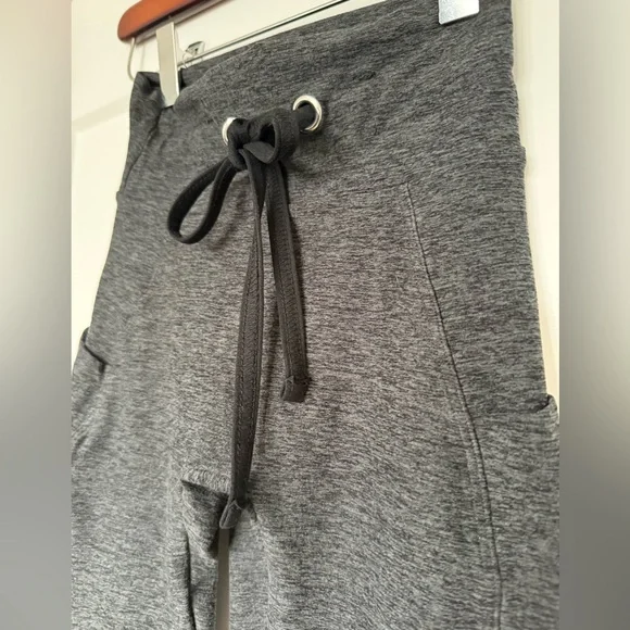 Bombshell Thrive Leggings with Pockets High Waist Gray XS - Picture 5 of 12